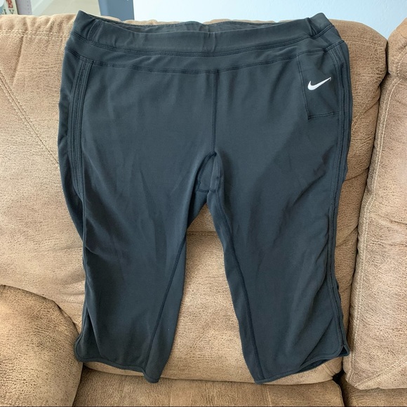 NikeFitDry Ladies Capri Workout Pants M - Picture 3 of 3